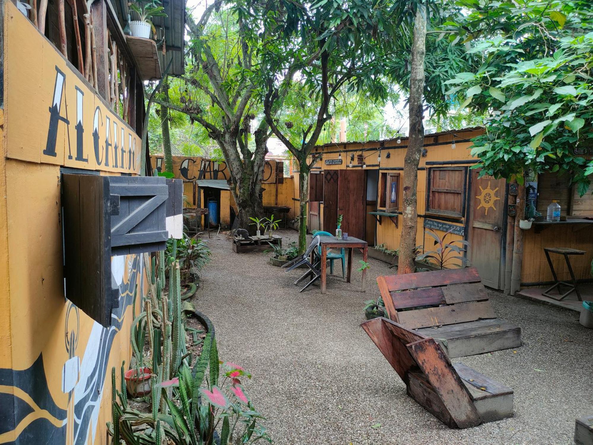 Hostel Al Carajo House Backpackers Host Montañita Zewnętrze zdjęcie