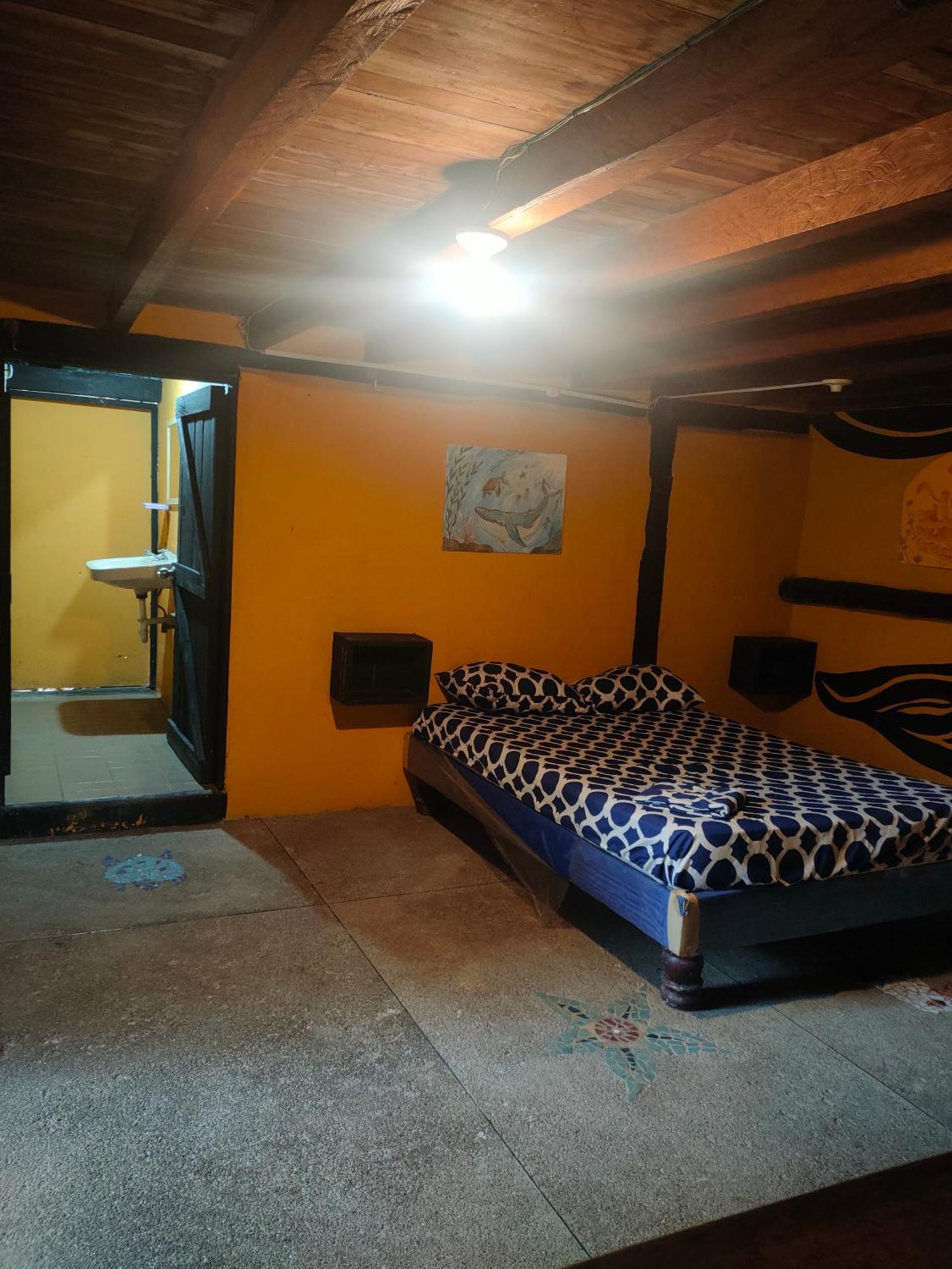 Hostel Al Carajo House Backpackers Host Montañita Zewnętrze zdjęcie